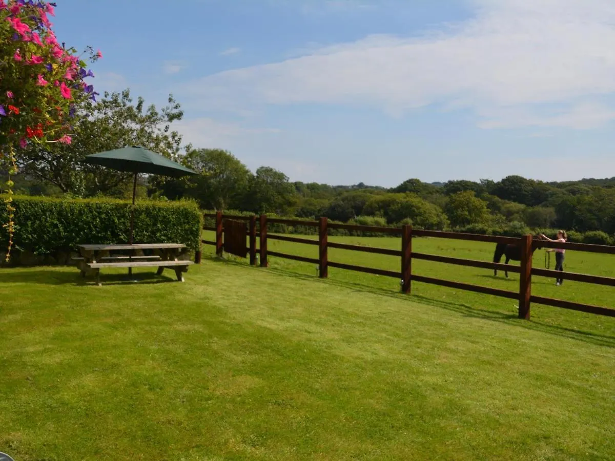 2 Bed In Gower 40480 Villa Dunvant